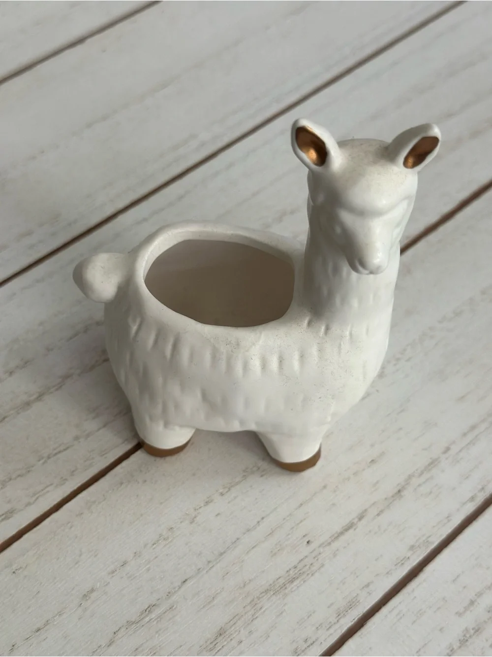 N/A ceramic llama